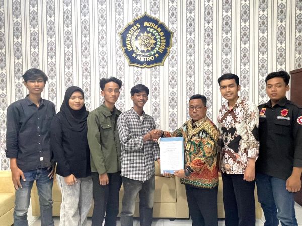 PENYERAHAN SK BADAN PENGURUS HARIAN HIMPUNAN MAHASISWA MESIN