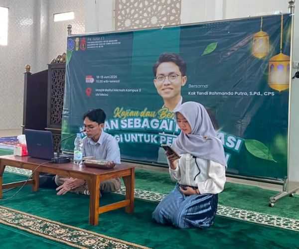 Tebar Kepedulian di Tengah Kota, PK IMM FT UM Metro Gelar Kajian dan Berbagi untuk Masyarakat